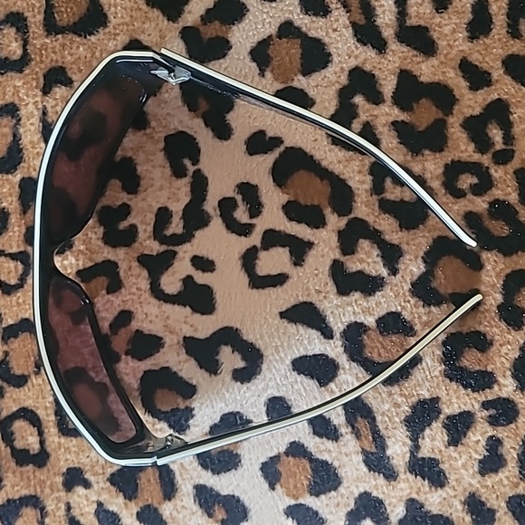 Dior Black Sunglasses Elegant Accessories - Picture 3 of 7